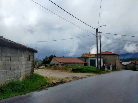 Ruína para reconstrução em Varge