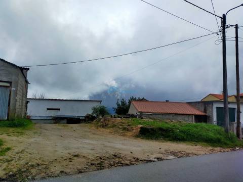 Ruína para reconstrução em Varge