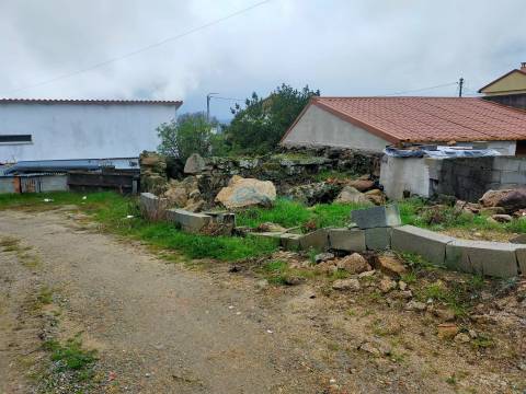 Ruína para reconstrução em Varge