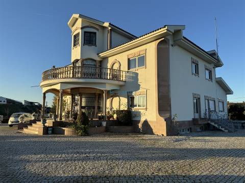 Moradia Isolada T9 Venda em Mirandela,Mirandela