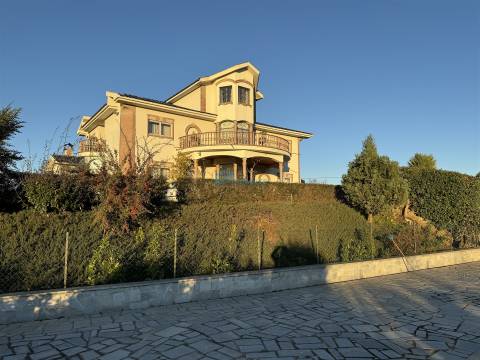 Moradia Isolada T9 Venda em Mirandela,Mirandela