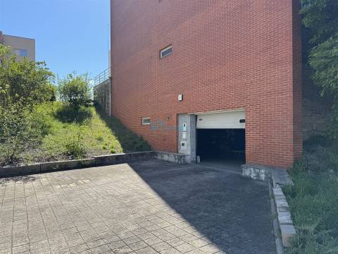 Armazém  em Lordelo