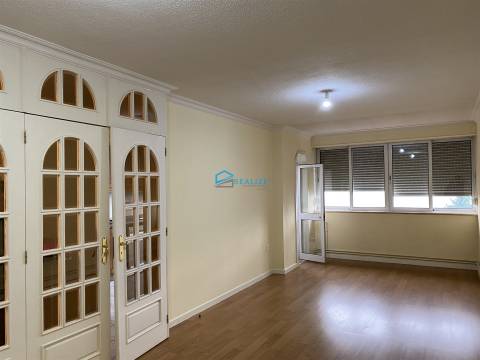 T3 para arrendar na Nsrª da Conceição