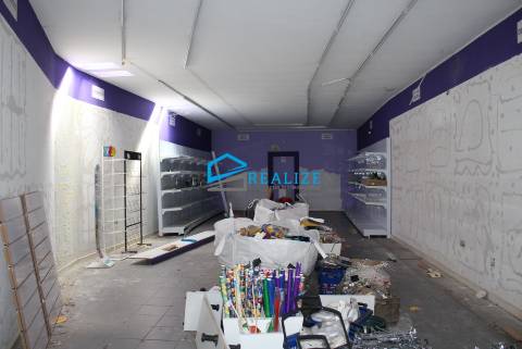 Loja junto ao Tribunal