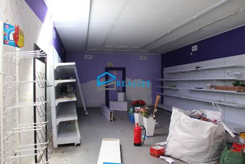 Loja junto ao Tribunal