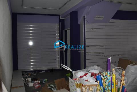 Loja junto ao Tribunal