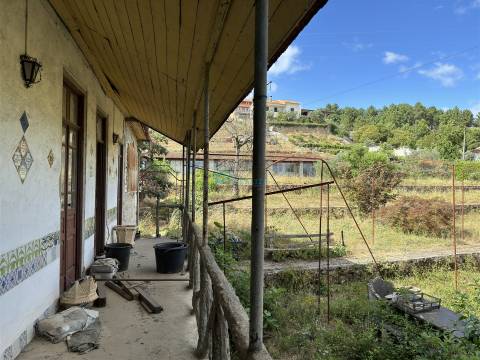 Mansão histórica no coração de Sabrosa.