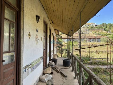 Mansão histórica no coração de Sabrosa.