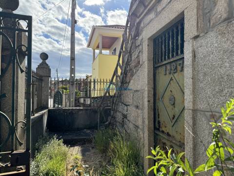 Mansão histórica no coração de Sabrosa.