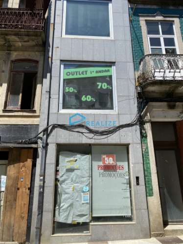 Prédio no Centro Histórico de Vila Real para arrendar.