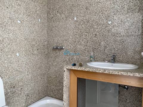 Prédio no Centro Histórico de Vila Real para arrendar.