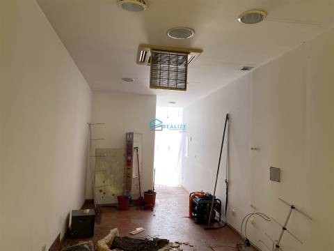 Prédio no Centro Histórico de Vila Real para arrendar.