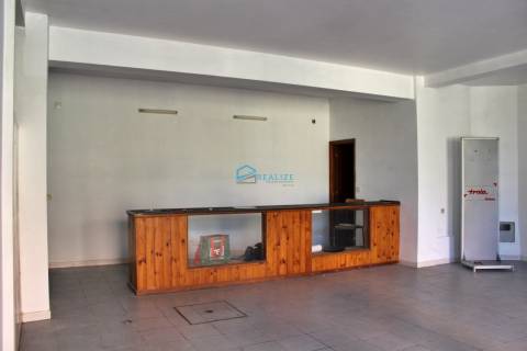 Loja no centro de Santa Marta de Penaguião