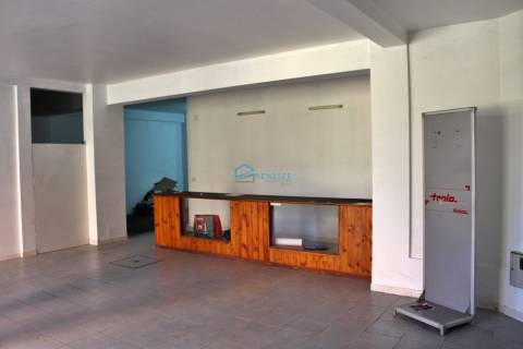 Loja no centro de Santa Marta de Penaguião