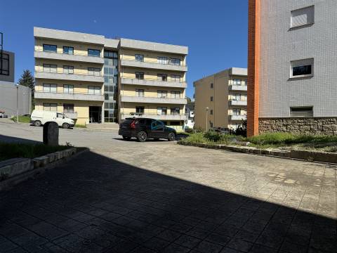 Armazém  em Lordelo