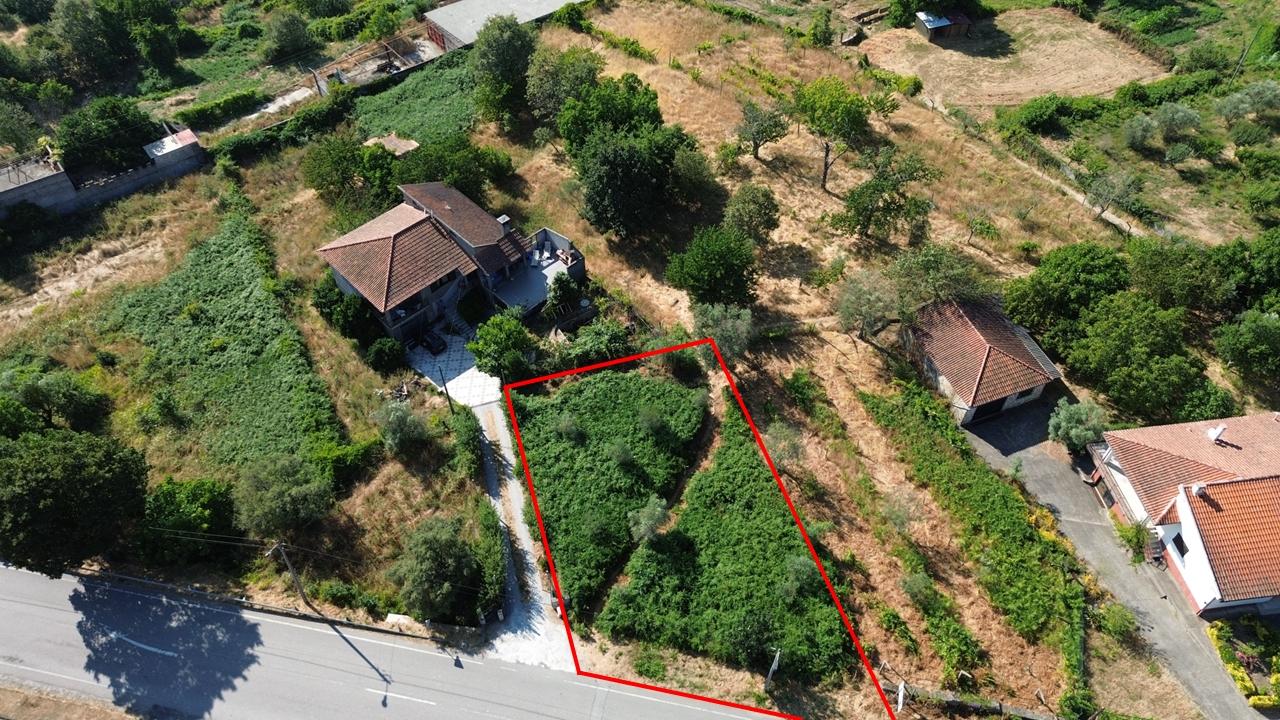 Terreno para construção com 2220 m² em Adoufe, Vila Real
