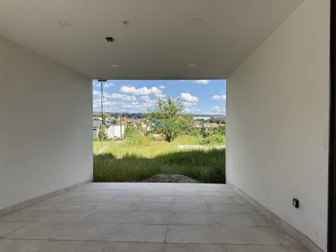 Moradia T4+1 Venda em Borbela e Lamas de Olo,Vila Real