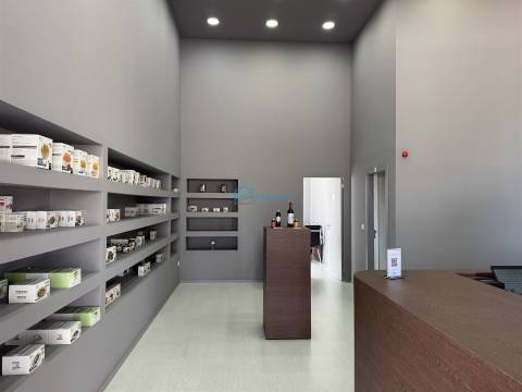 Loja  Arrendamento em Vila Real (Nossa Senhora da Conceição, São Pedro e São Dinis),Vila Real