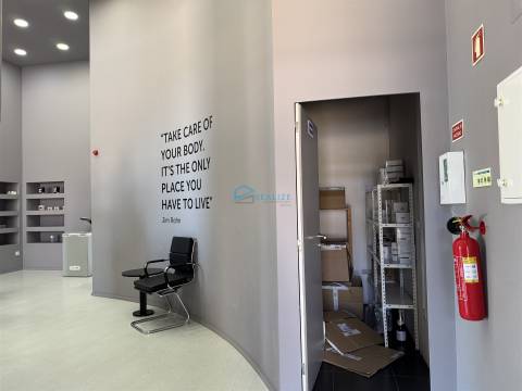 Loja  Arrendamento em Vila Real (Nossa Senhora da Conceição, São Pedro e São Dinis),Vila Real