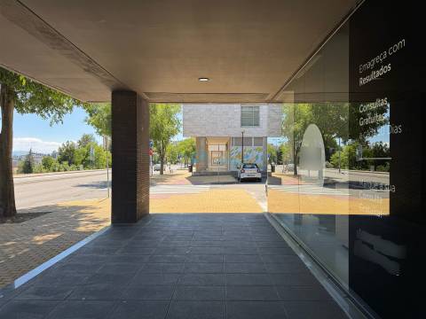 Loja  Arrendamento em Vila Real (Nossa Senhora da Conceição, São Pedro e São Dinis),Vila Real