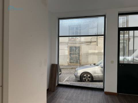 Loja  Arrendamento em Vila Real (Nossa Senhora da Conceição, São Pedro e São Dinis),Vila Real