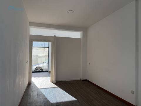 Loja  Arrendamento em Vila Real (Nossa Senhora da Conceição, São Pedro e São Dinis),Vila Real