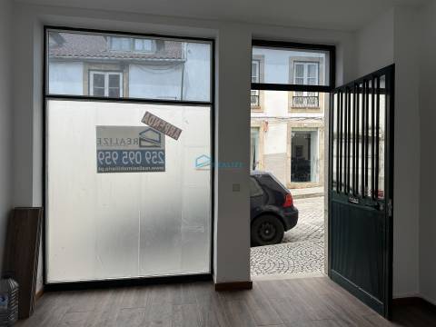 Loja  Arrendamento em Vila Real (Nossa Senhora da Conceição, São Pedro e São Dinis),Vila Real
