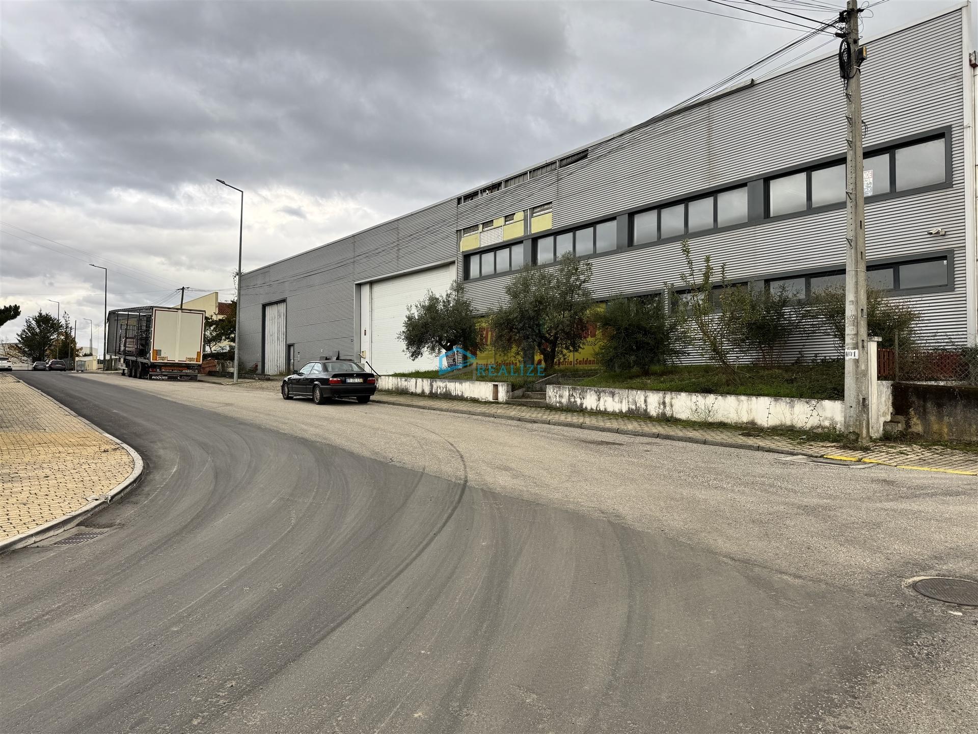 Armazém / Pavilhão