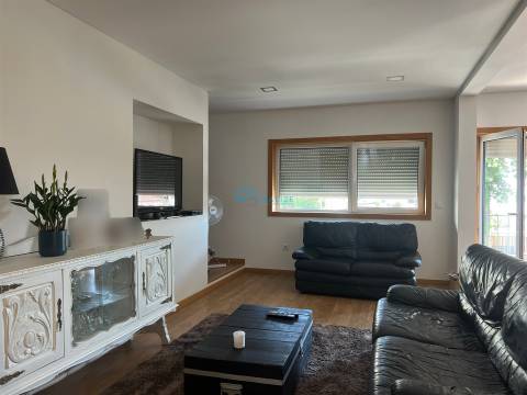 Andar Moradia T3 Venda em Vila Real (Nossa Senhora da Conceição, São Pedro e São Dinis),Vila Real