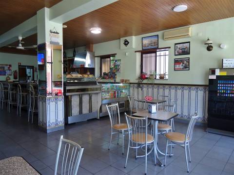 Café equipado para arrendar