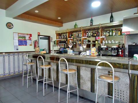 Café equipado para arrendar