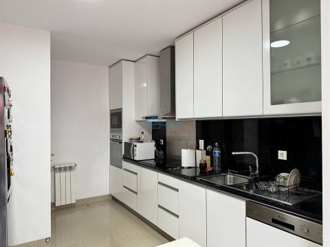 T3 Remodelado com Grande Terraço – Oportunidade Única!