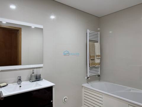 T3 Remodelado com Grande Terraço – Oportunidade Única!