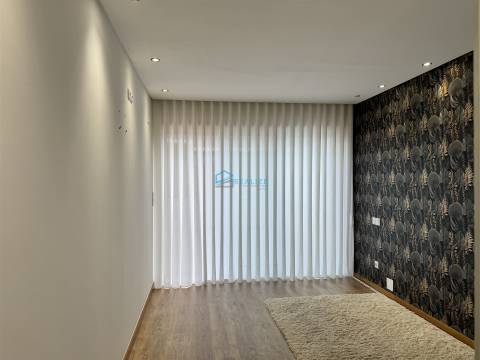 T3 Remodelado com Grande Terraço – Oportunidade Única!