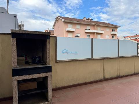 T3 Remodelado com Grande Terraço – Oportunidade Única!