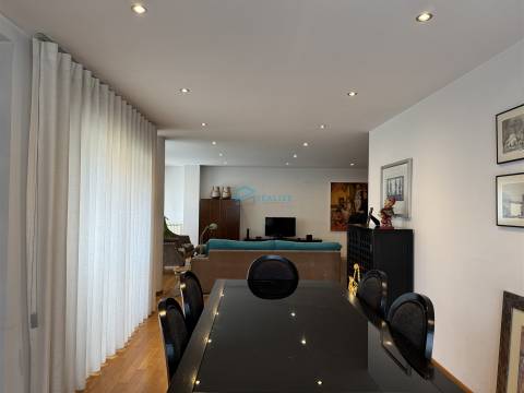 Apartamento T5 Venda em Vila Real (Nossa Senhora da Conceição, São Pedro e São Dinis),Vila Real