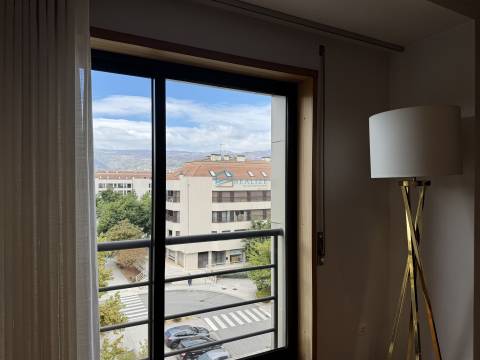 Apartamento T5 Venda em Vila Real (Nossa Senhora da Conceição, São Pedro e São Dinis),Vila Real