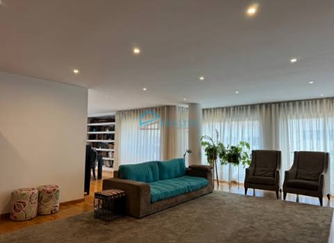 Apartamento T5 Venda em Vila Real (Nossa Senhora da Conceição, São Pedro e São Dinis),Vila Real