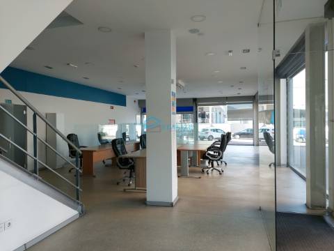 Loja para arrendar junto ao Nosso Shopping- Vila Real