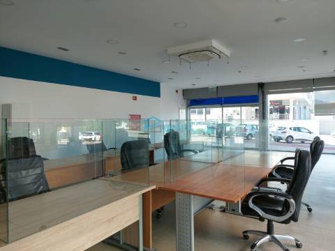 Loja para arrendar junto ao Nosso Shopping- Vila Real