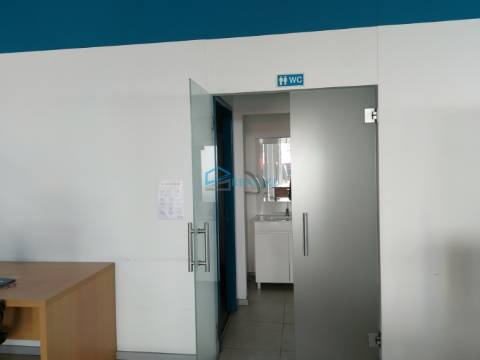 Loja para arrendar junto ao Nosso Shopping- Vila Real