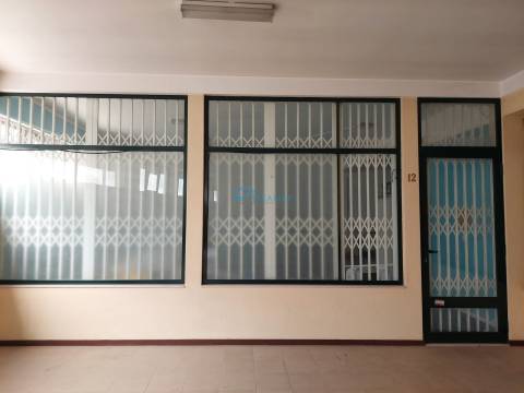 Loja  Arrendamento em Vila Real (Nossa Senhora da Conceição, São Pedro e São Dinis),Vila Real