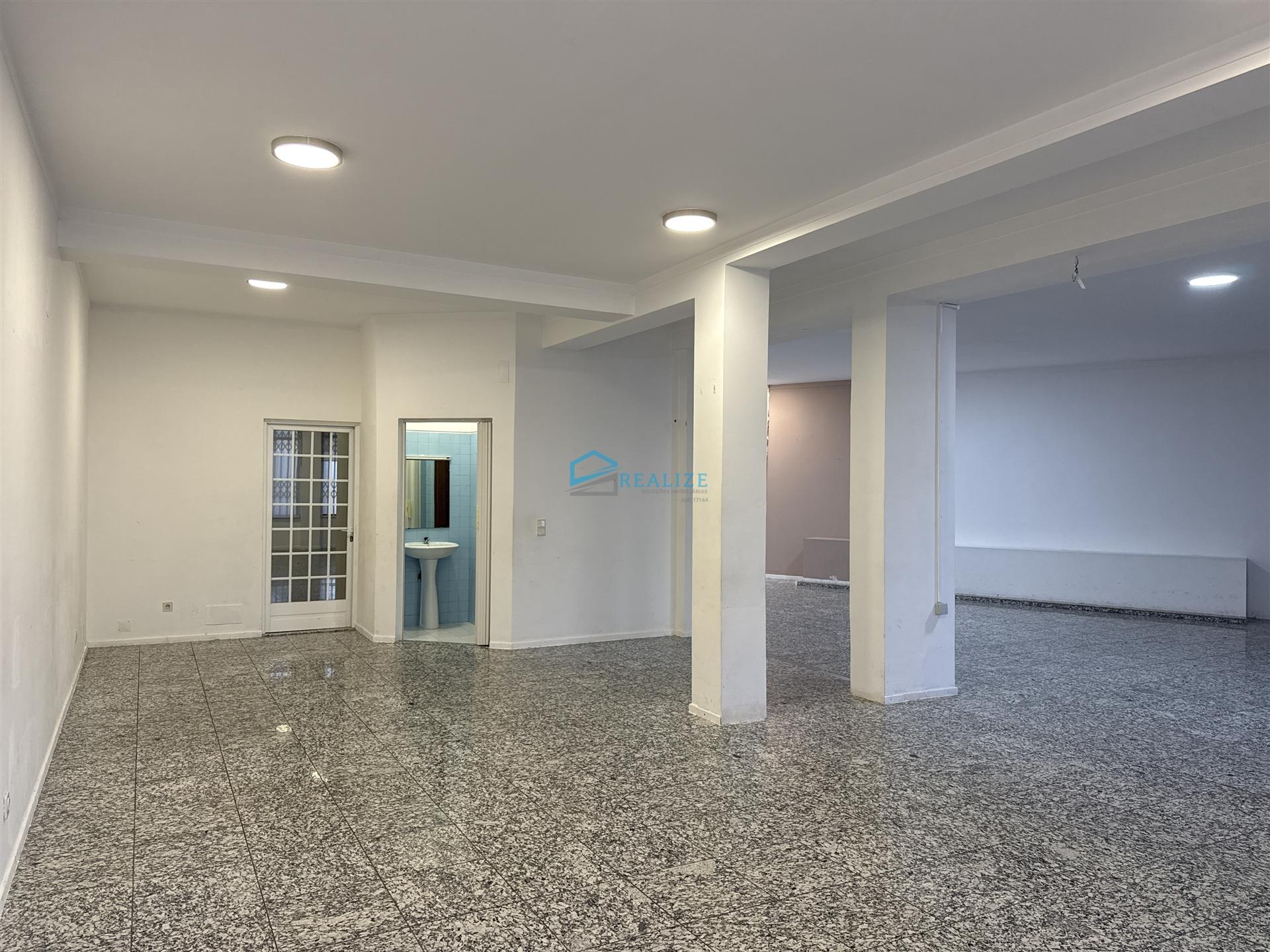 Loja  Arrendamento em Vila Real (Nossa Senhora da Conceição, São Pedro e São Dinis),Vila Real