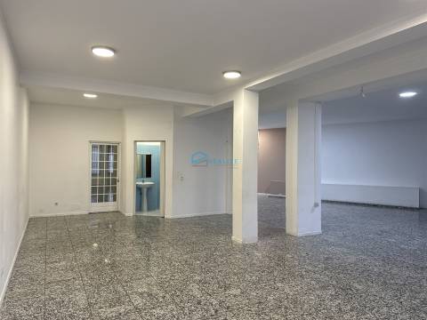 Loja  Arrendamento em Vila Real (Nossa Senhora da Conceição, São Pedro e São Dinis),Vila Real