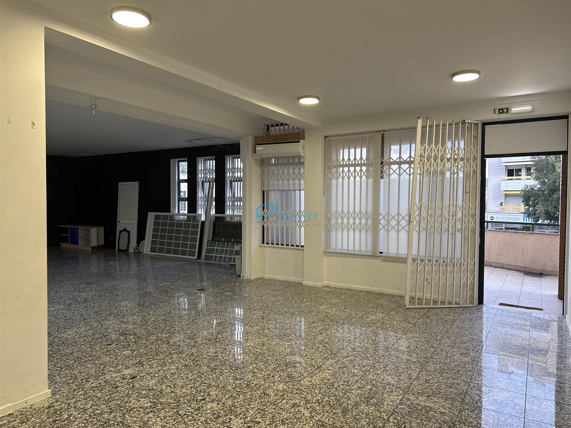 Loja  Arrendamento em Vila Real (Nossa Senhora da Conceição, São Pedro e São Dinis),Vila Real