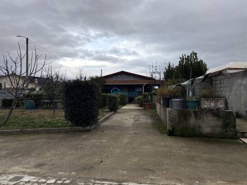 Moradia Térrea com Terreno em São Martinho de Antas