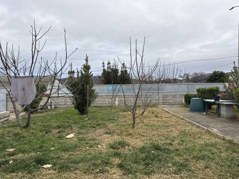 Moradia Térrea com Terreno em São Martinho de Antas