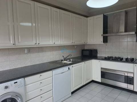 Apartamento T4 Venda em Vila Real (Nossa Senhora da Conceição, São Pedro e São Dinis),Vila Real