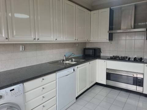 Apartamento T4 Venda em Vila Real (Nossa Senhora da Conceição, São Pedro e São Dinis),Vila Real