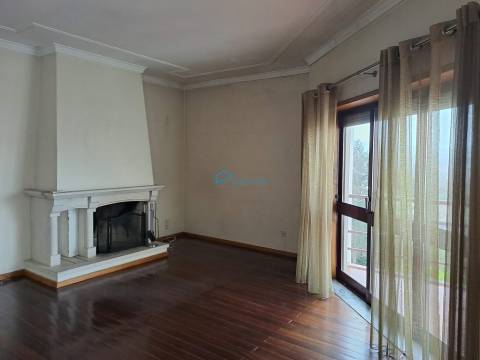 Apartamento T4 Venda em Vila Real (Nossa Senhora da Conceição, São Pedro e São Dinis),Vila Real